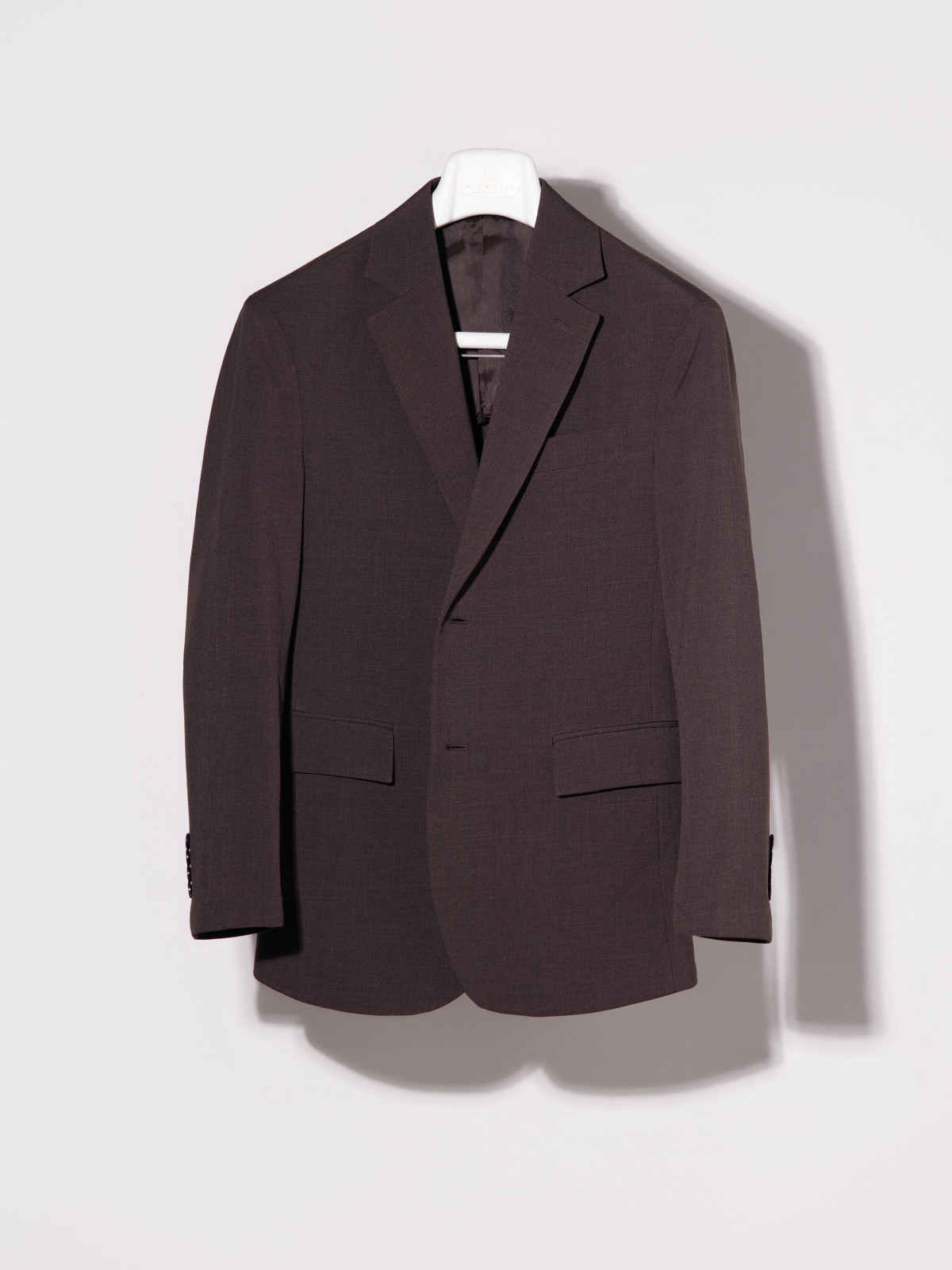 深棕色西裝出租｜深棕西服 正式場合 秋冬穿搭